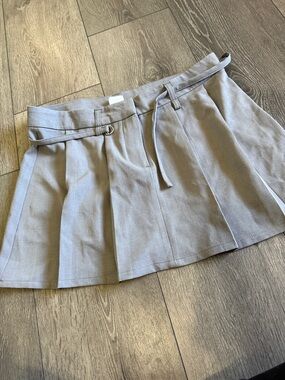 No Boundaries Light Gray Pleated Mini Skirt with Waist Tie